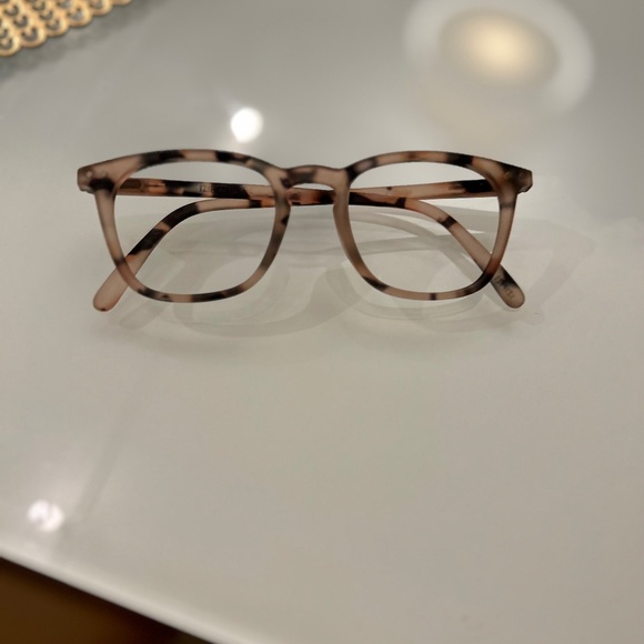 Glasses - Picture 1 of 3